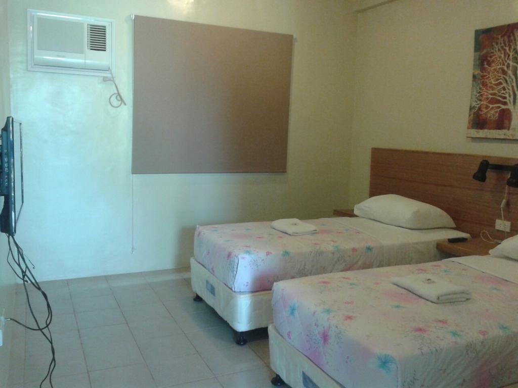 11Th Street Bed And Breakfast Bacolod Exterior photo