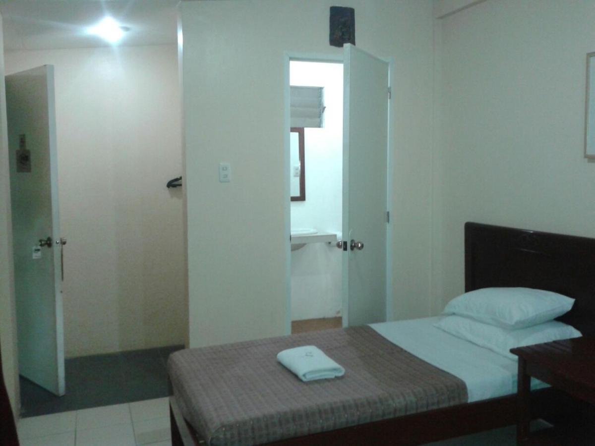11Th Street Bed And Breakfast Bacolod Exterior photo